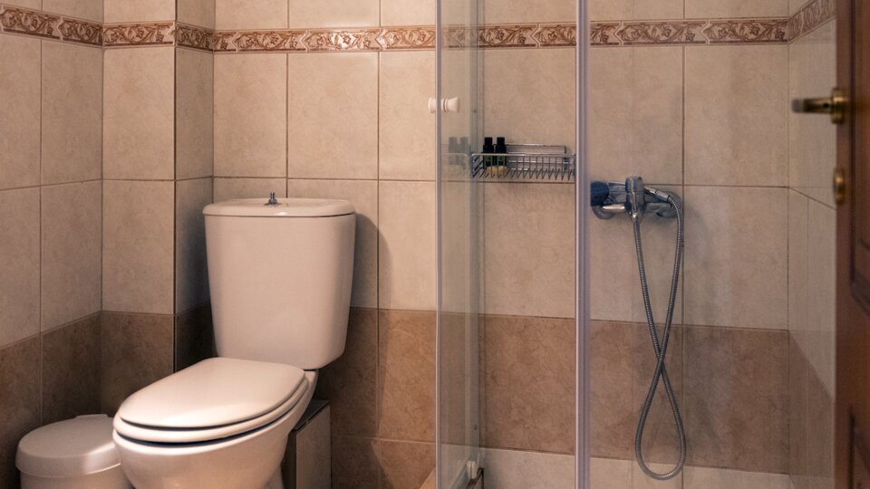 Tiara Holidays - Paradise Kriopigi - double-triple room kupatilo